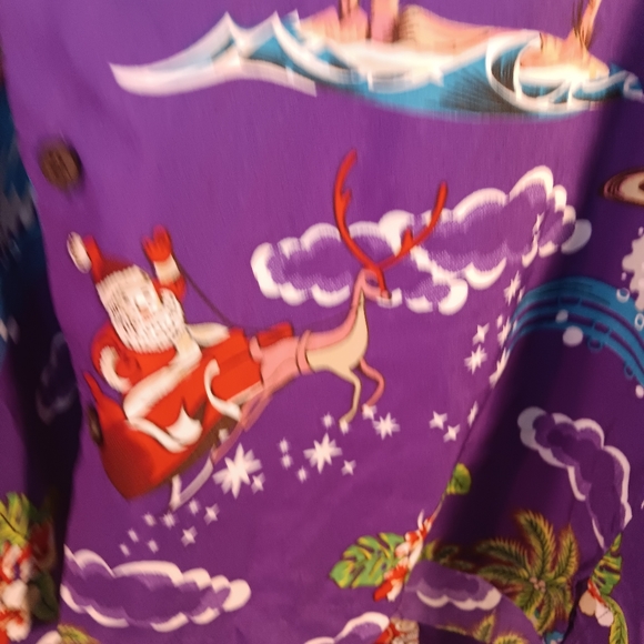 Mens size small Christmas/ Hawaiian style shirt button up short sleeve - Picture 5 of 7